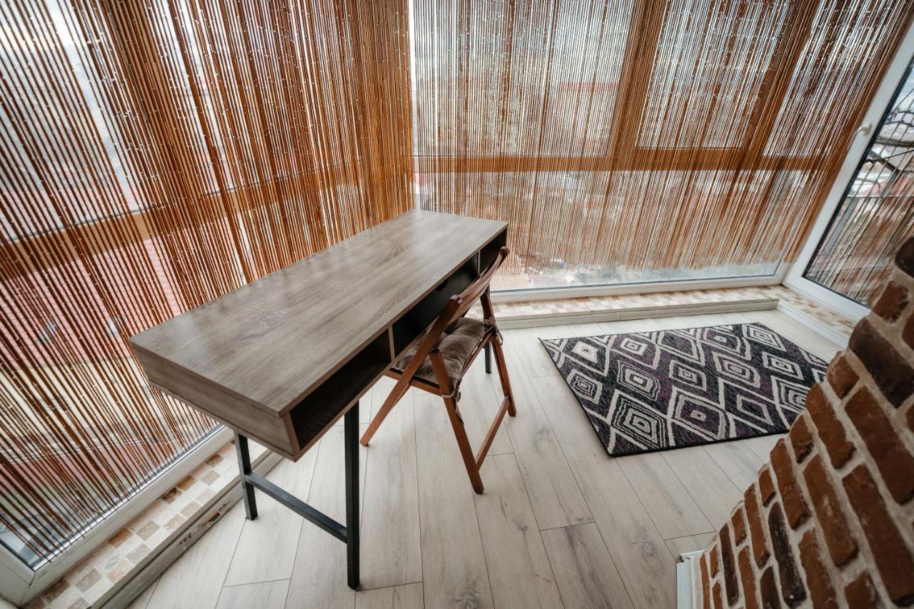 Апартаменты Bright And Cozy Design Apt With Office Клуж-Напока Экстерьер фото