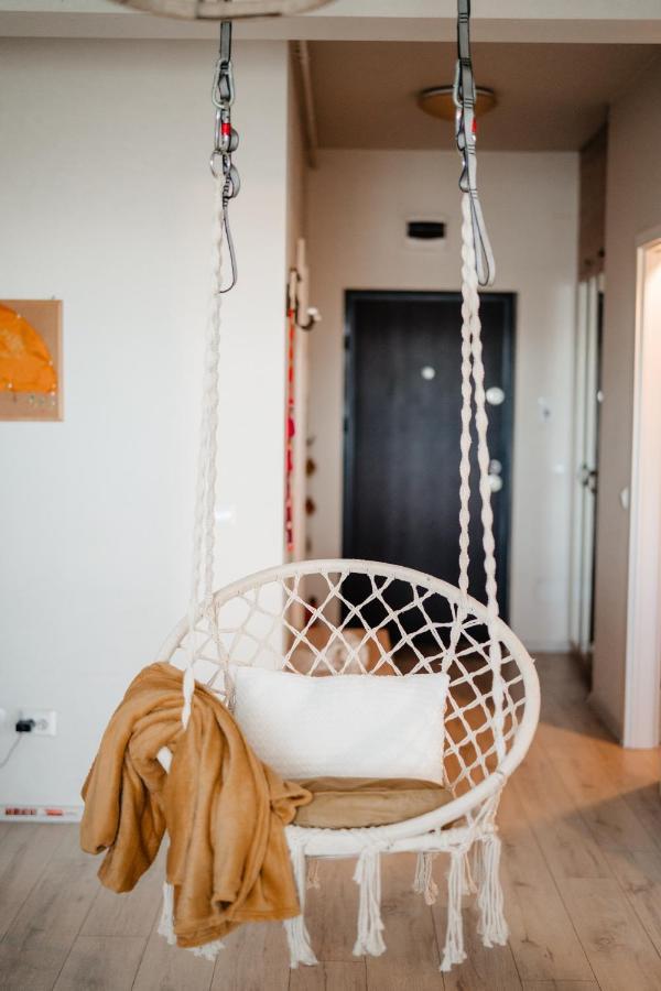 Апартаменты Bright And Cozy Design Apt With Office Клуж-Напока Экстерьер фото