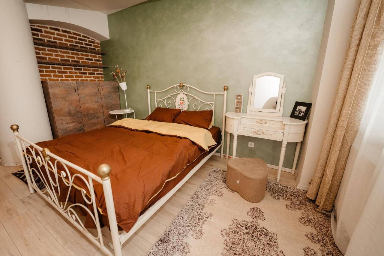Апартаменты Bright And Cozy Design Apt With Office Клуж-Напока Экстерьер фото